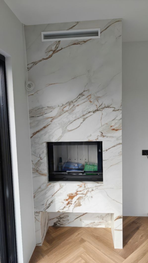 Nuovo Corso Light Red Calacatta — 1